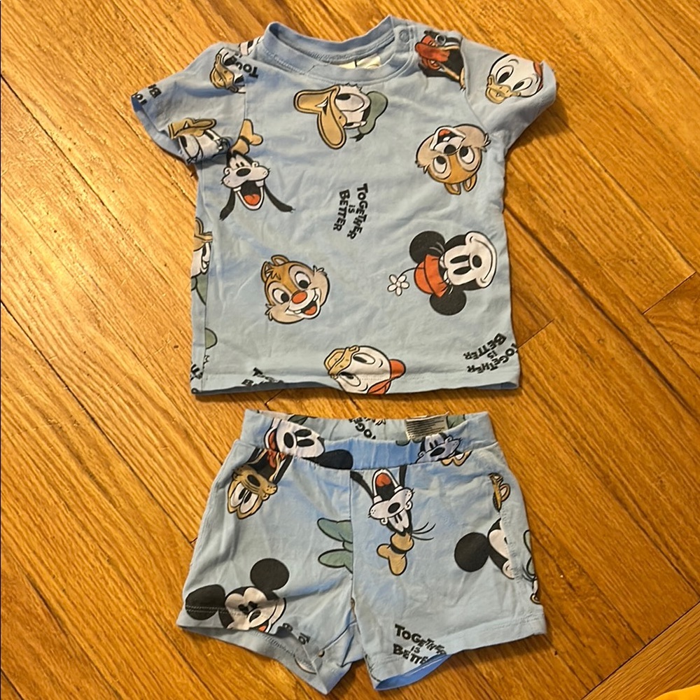 Disney outfit 12M